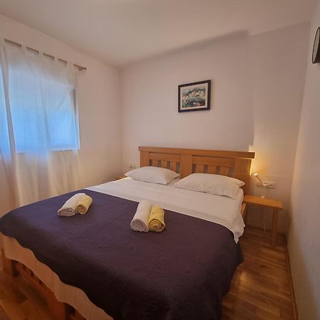 Cozy Apartments With Seafront Terraces Оміш Номер фото