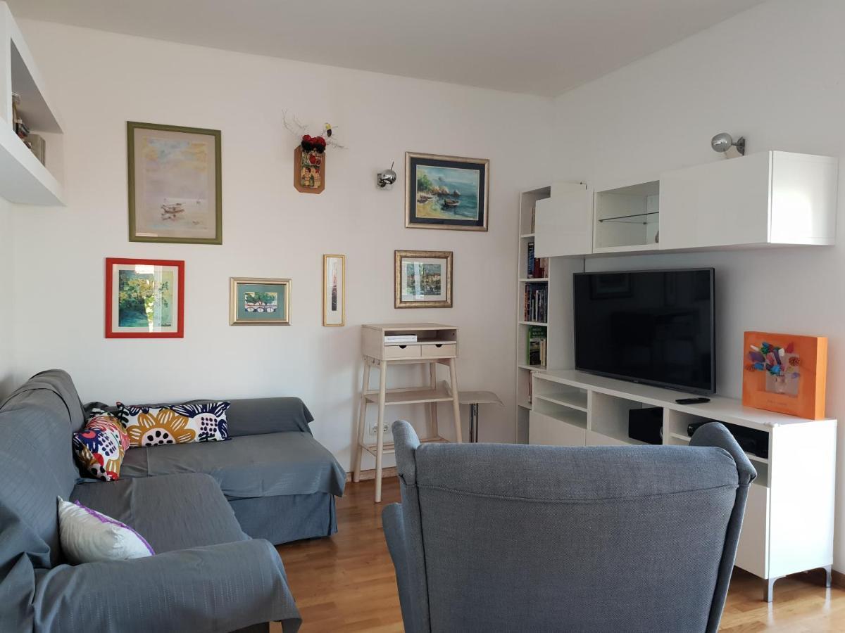 Cozy Apartments With Seafront Terraces Оміш Екстер'єр фото