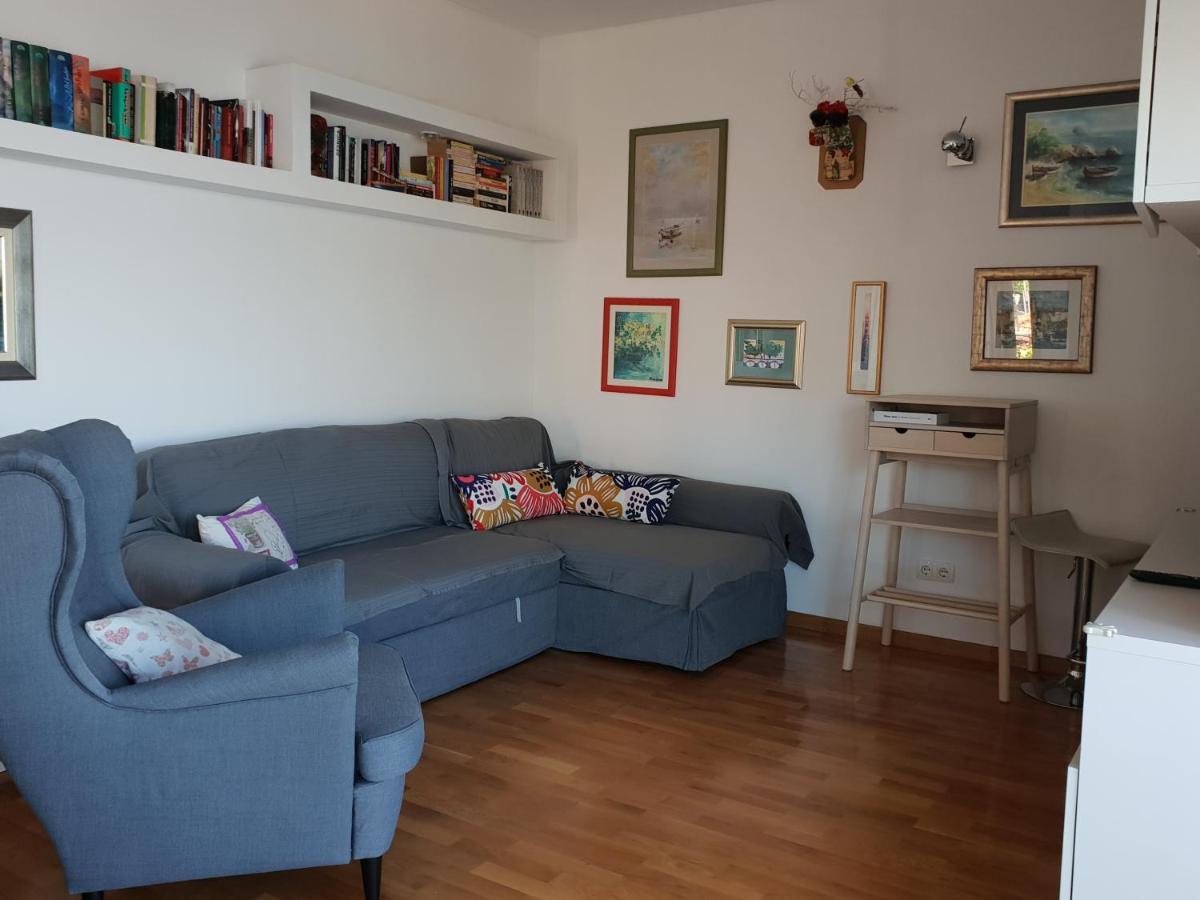Cozy Apartments With Seafront Terraces Оміш Екстер'єр фото